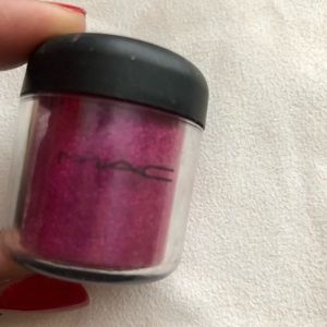 MAC Pigment Reflects Very Pink